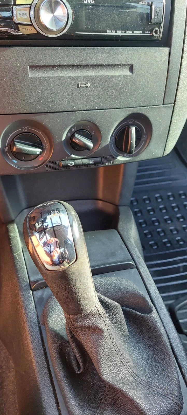 Skoda Fabia, снимка 3 - Автомобили и джипове - 53122401