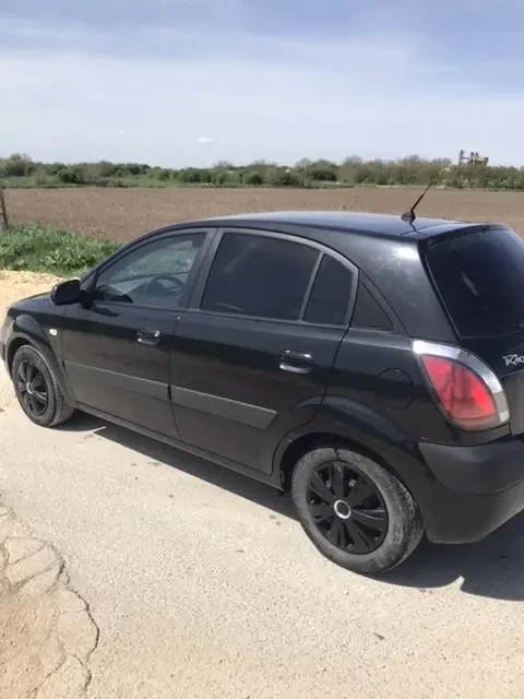 Kia Rio, снимка 4 - Автомобили и джипове - 54346672