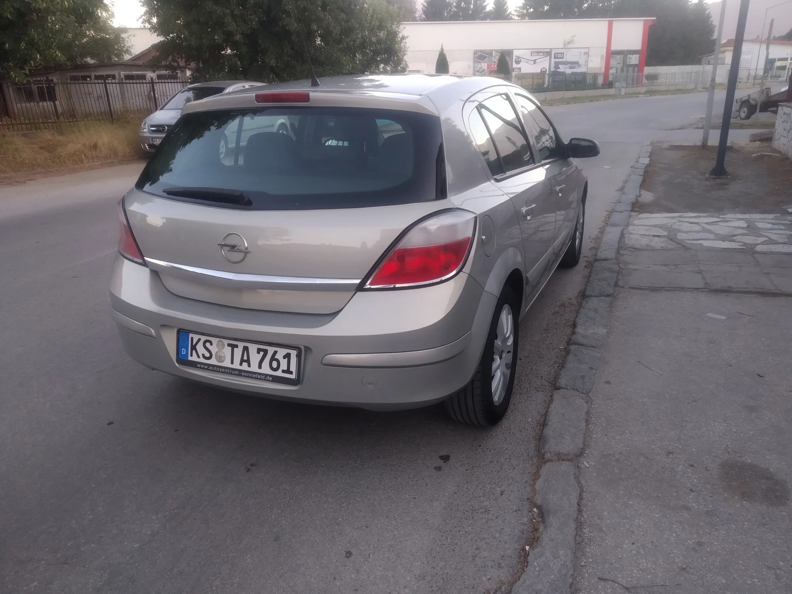 Opel Astra 1.4 - изображение 6