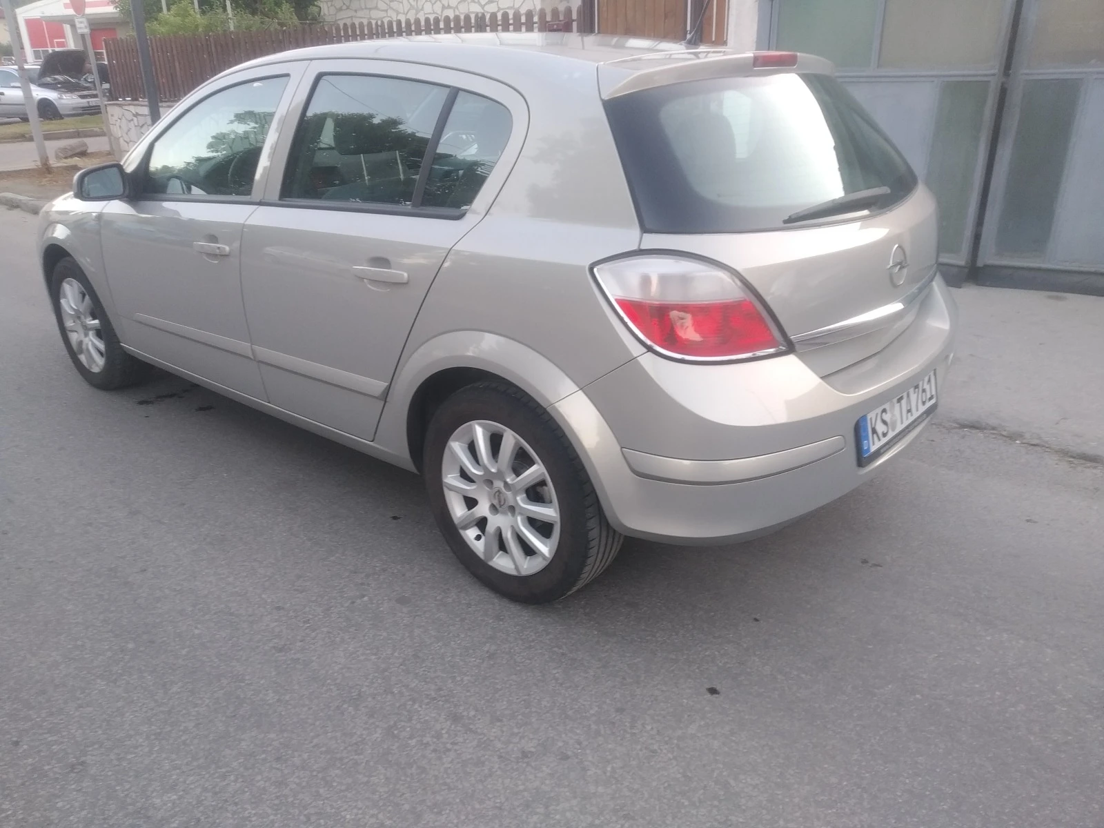 Opel Astra 1.4 - изображение 5