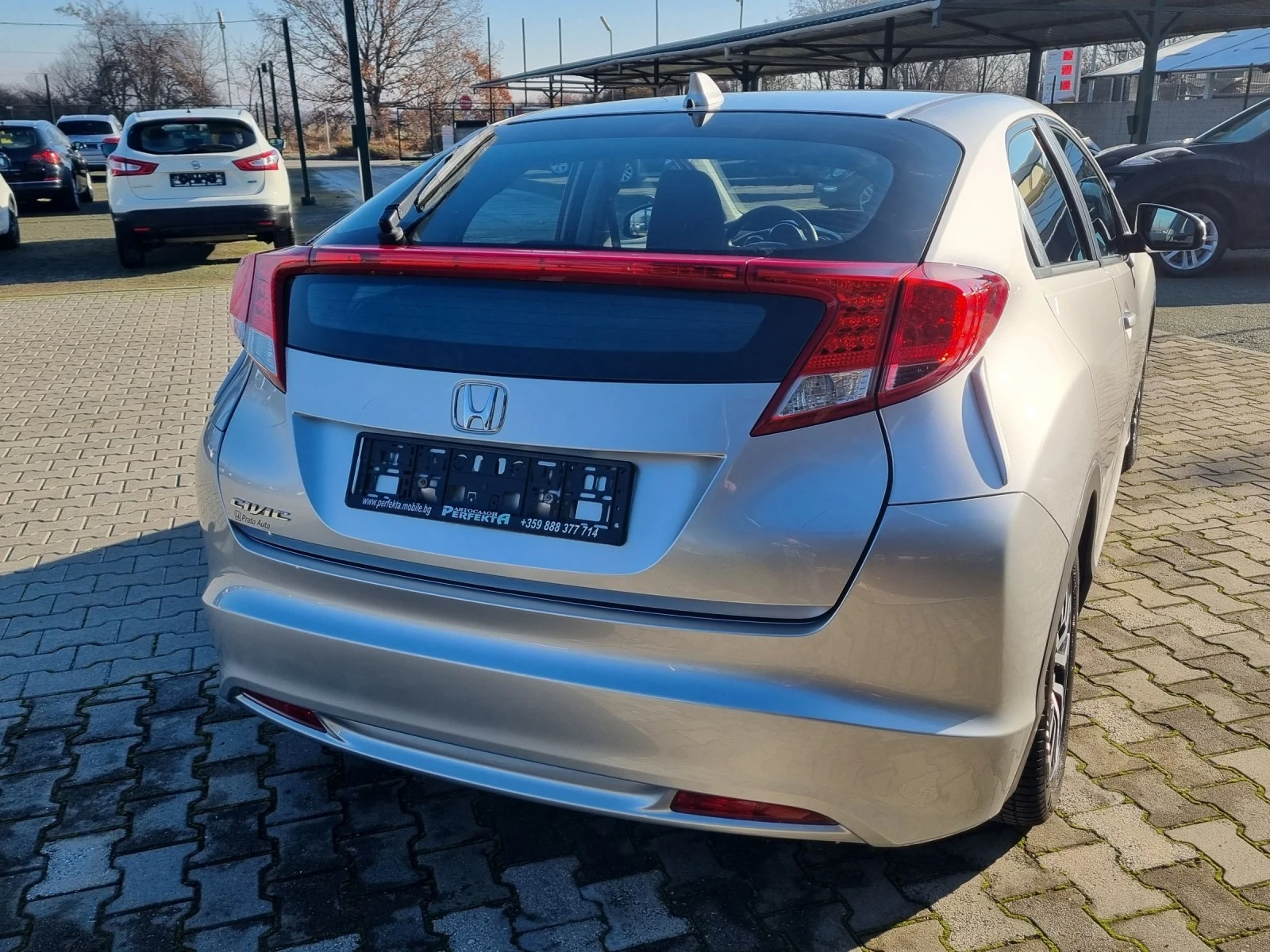 Honda Civic 1.6 дизел 120к.с. - изображение 8