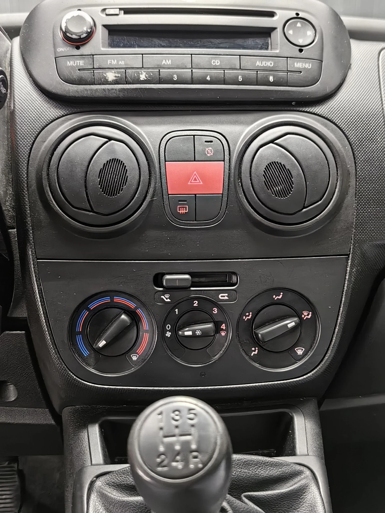Peugeot Bipper 1.3 Hdi КЛИМАТИК - изображение 10
