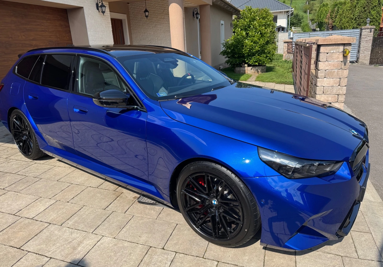 BMW M5 Touring - изображение 3