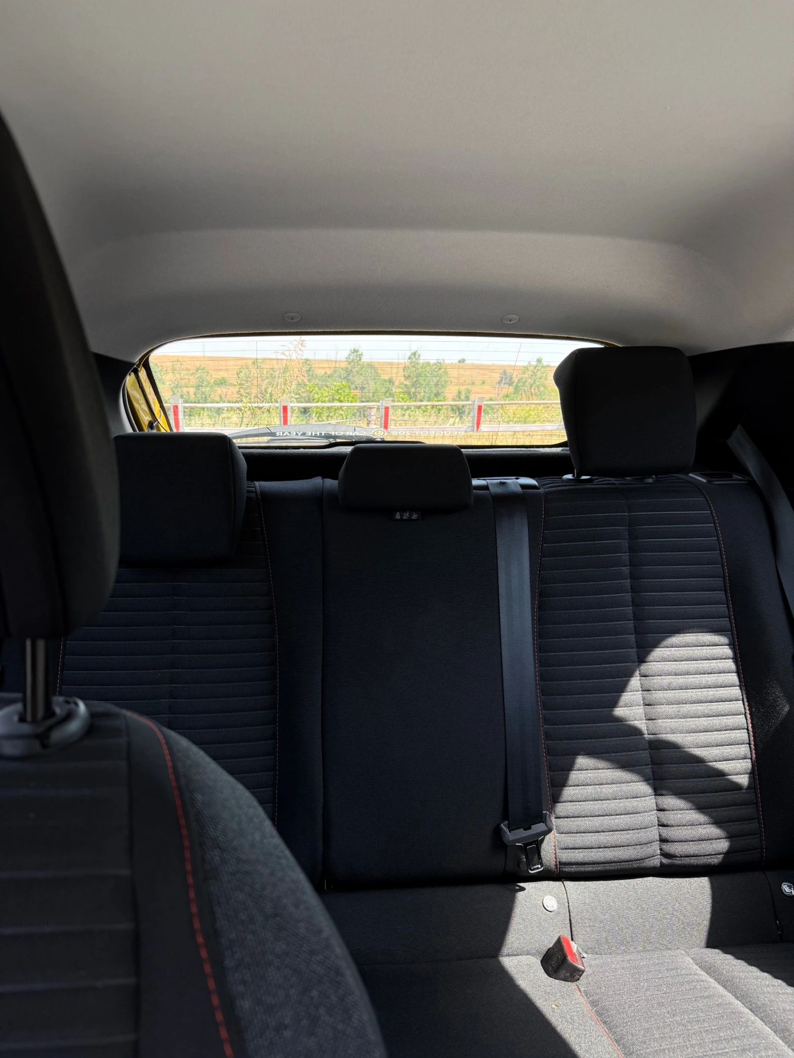 Peugeot 208  - изображение 6