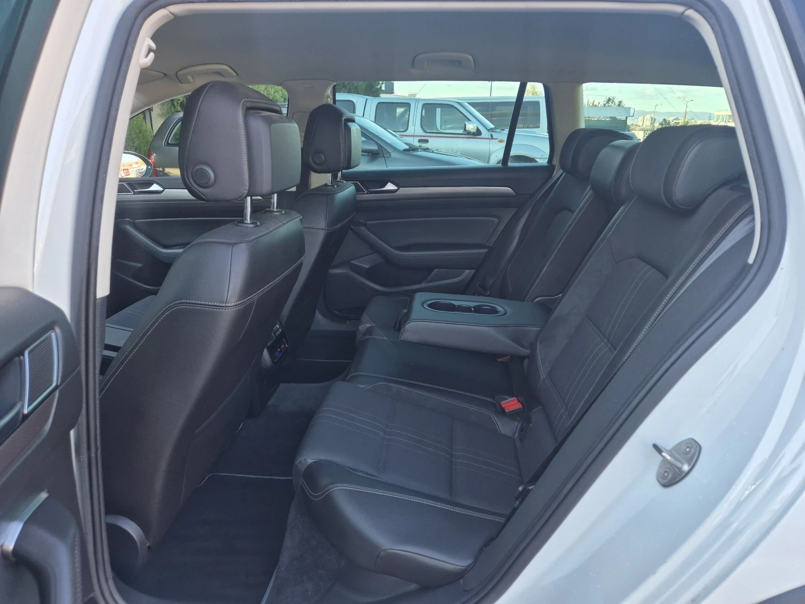 VW Alltrack 2.0-TDI-190кс/ДИСКТОНИК/ЛЕД | Mobile.bg — изображение 11