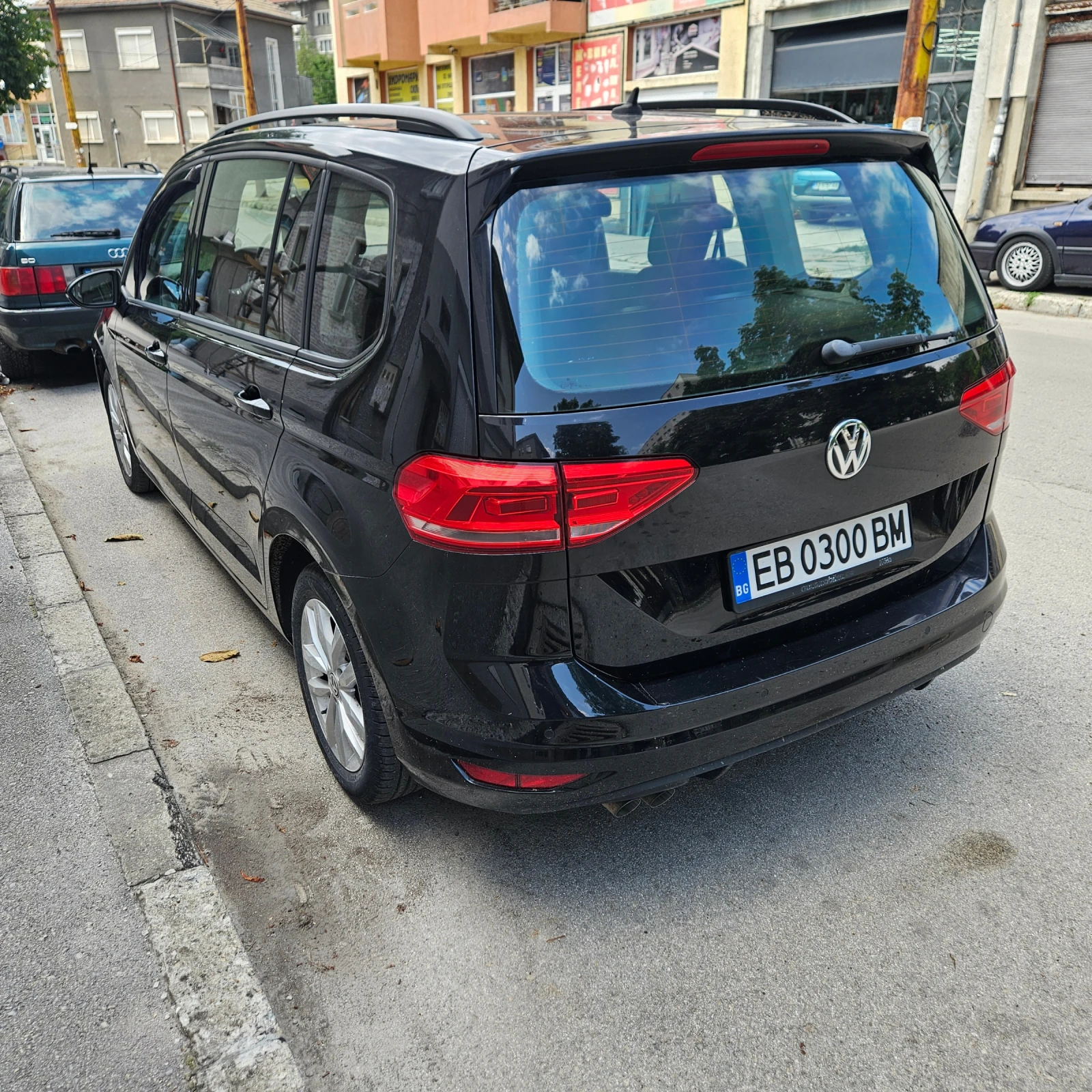 VW Touran 2.0 TDI , снимка 2 - Автомобили и джипове - 53871345