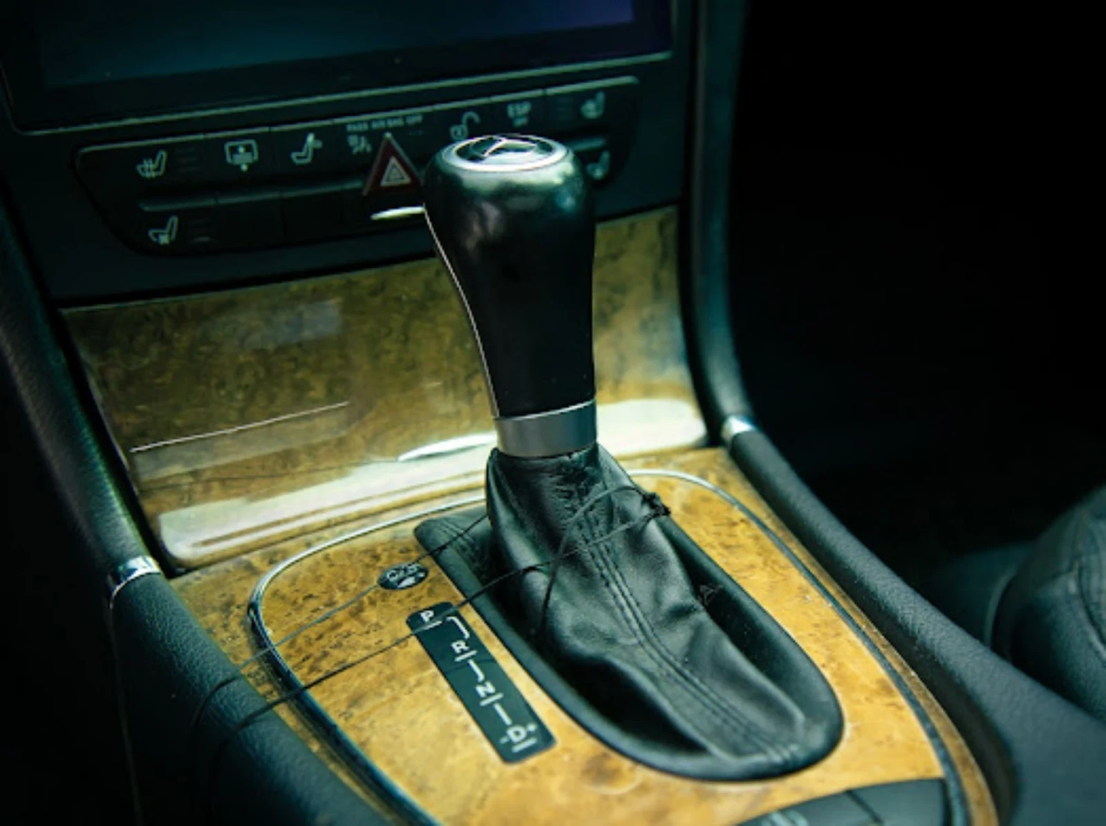 Mercedes-Benz E 500, снимка 11 - Автомобили и джипове - 54232137