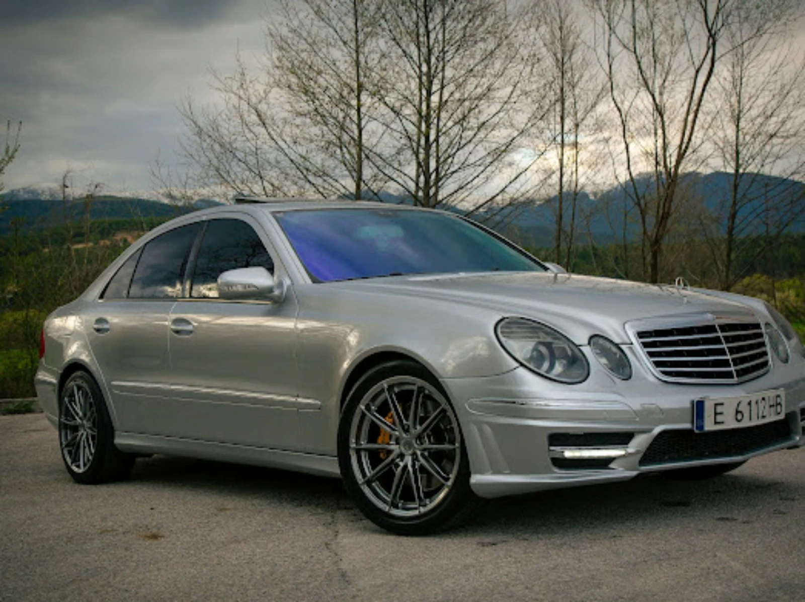 Mercedes-Benz E 500, снимка 3 - Автомобили и джипове - 54232137