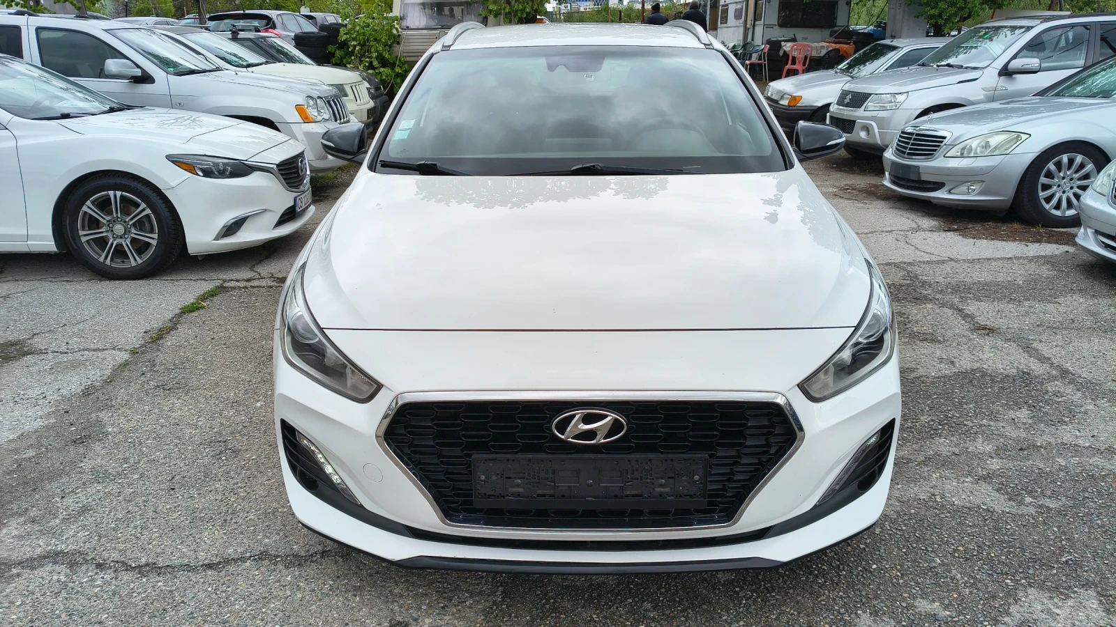 Hyundai I30 1.6 CRDi Edition/Navi, снимка 2 - Автомобили и джипове - 54379937
