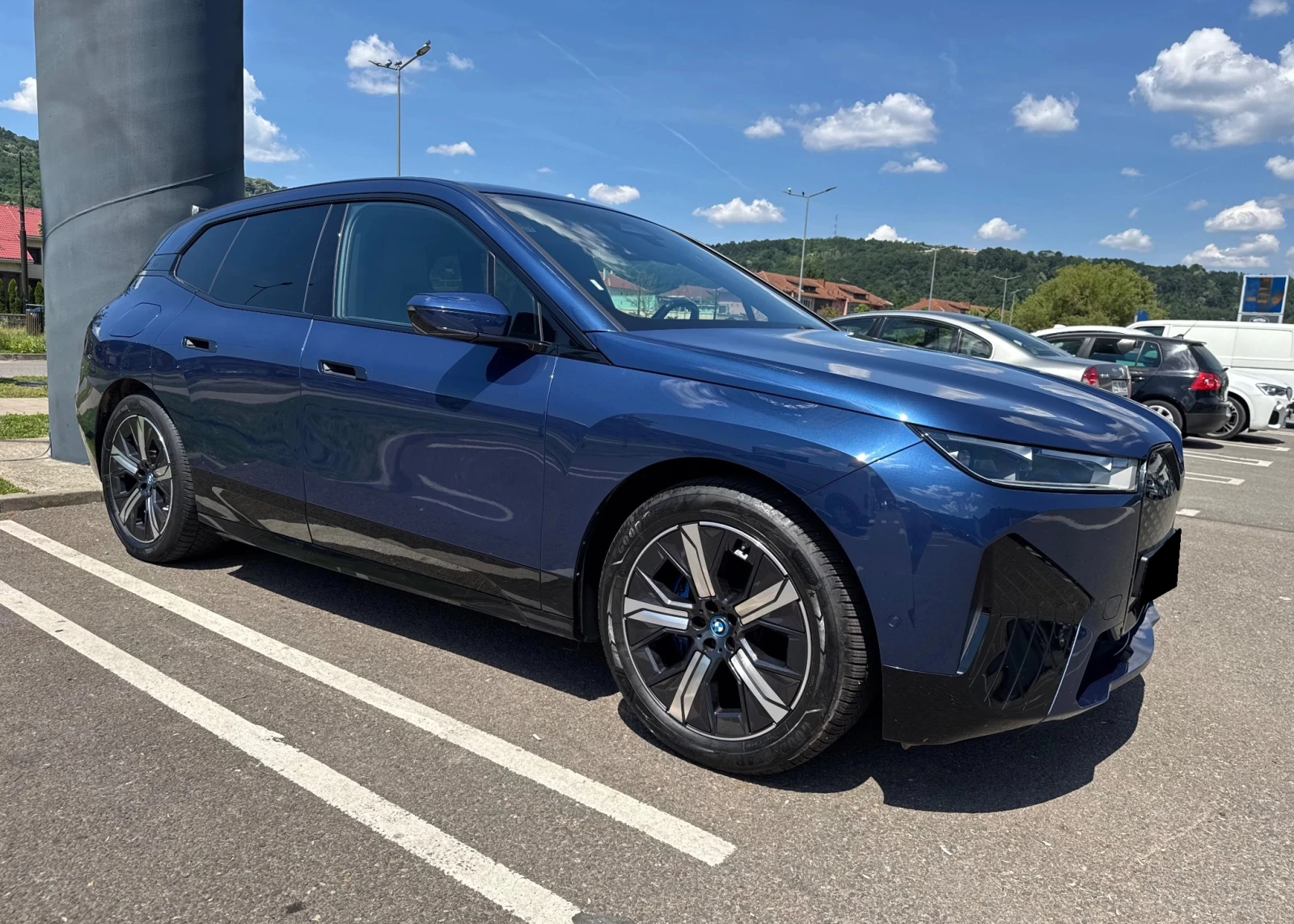 BMW iX xDrive40 M-Sport, снимка 4 - Автомобили и джипове - 54863486