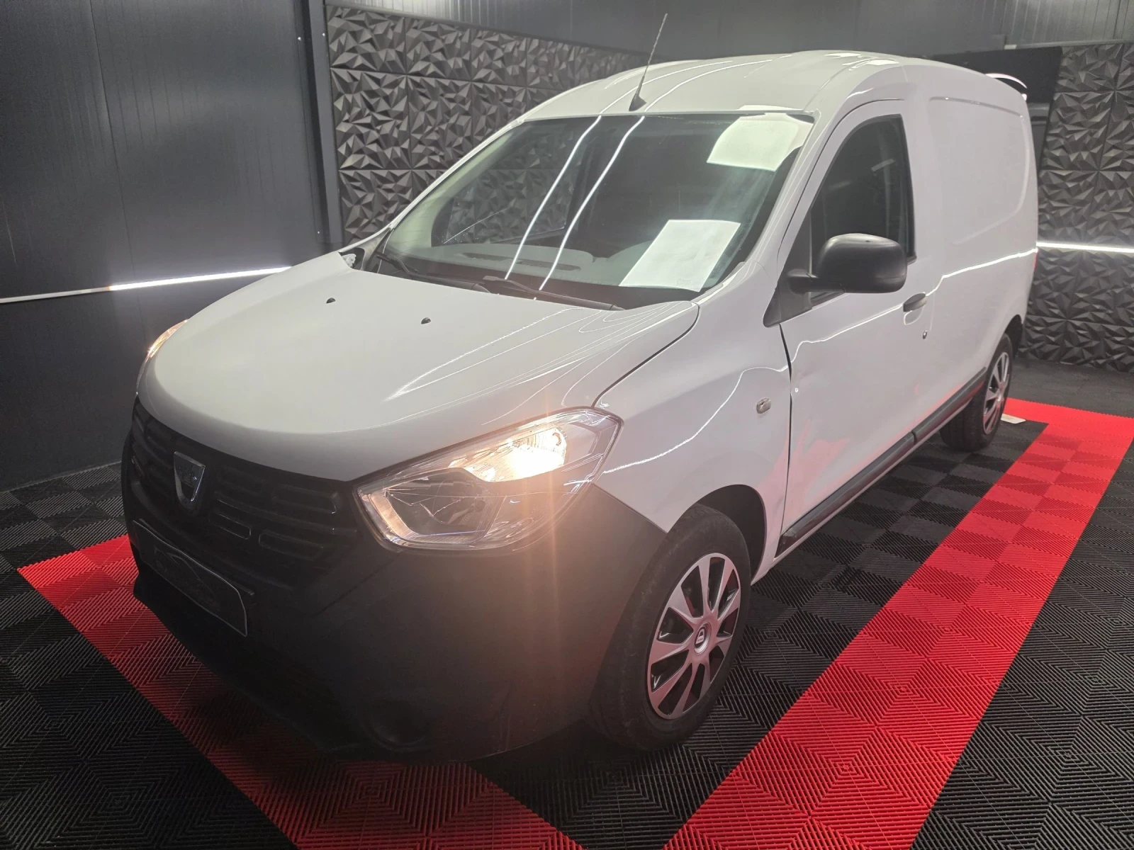 Dacia Dokker 53 000КМ* 1.5DCI* ЕЛ* КЛИМА* ЧИСТО НОВА, снимка 2 - Автомобили и джипове - 55035954