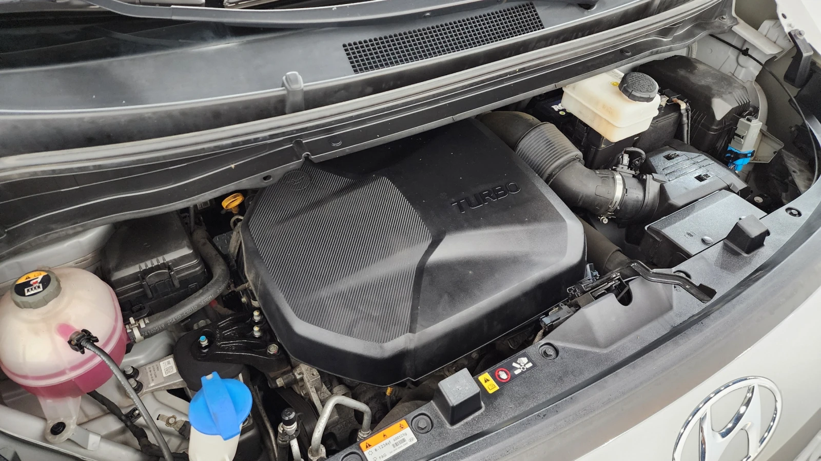 Hyundai Staria Modern* BLIND SPOT* ПОДГРЕВ ВОЛАН* КРАЙНА ЦЕНА, снимка 6 - Автомобили и джипове - 55496106