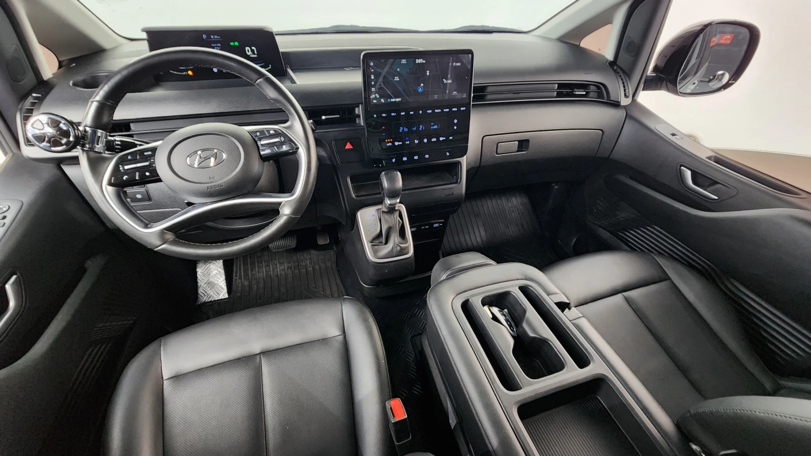 Hyundai Staria Modern* BLIND SPOT* ПОДГРЕВ ВОЛАН* КРАЙНА ЦЕНА, снимка 7 - Автомобили и джипове - 55496106