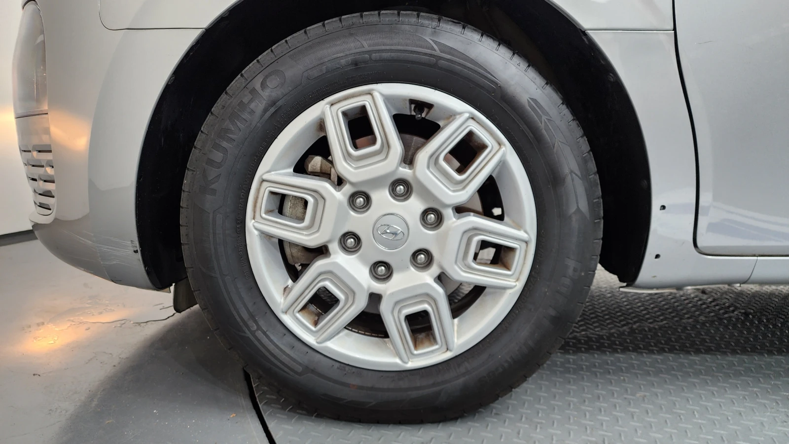 Hyundai Staria Modern* BLIND SPOT* ПОДГРЕВ ВОЛАН* КРАЙНА ЦЕНА, снимка 5 - Автомобили и джипове - 55496106