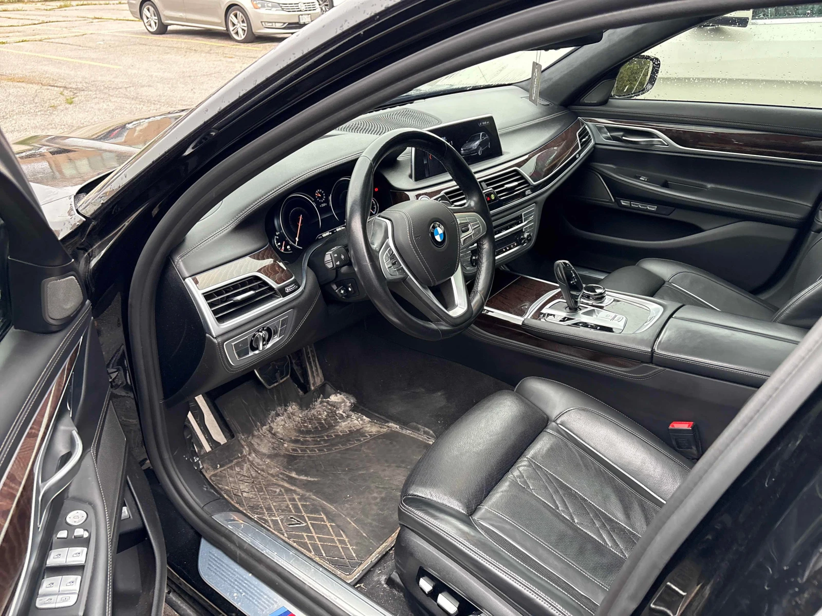 BMW 750 * 750i xDrive * АВТОКРЕДИТ БЕЗ ПЪРВОНАЧАЛНА ВНОСКА, снимка 5 - Автомобили и джипове - 56064934