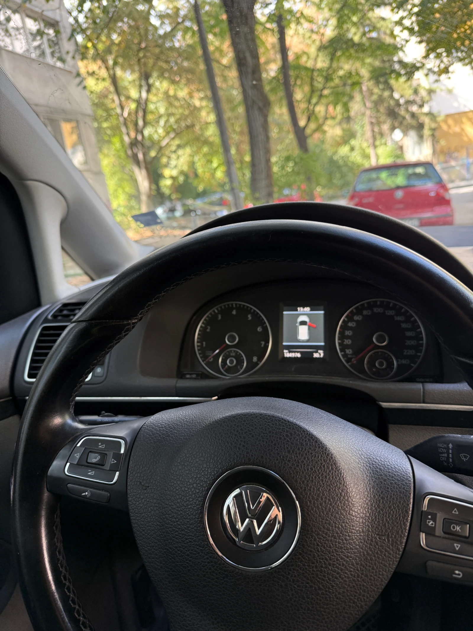 VW Touran, снимка 5 - Автомобили и джипове - 56214748