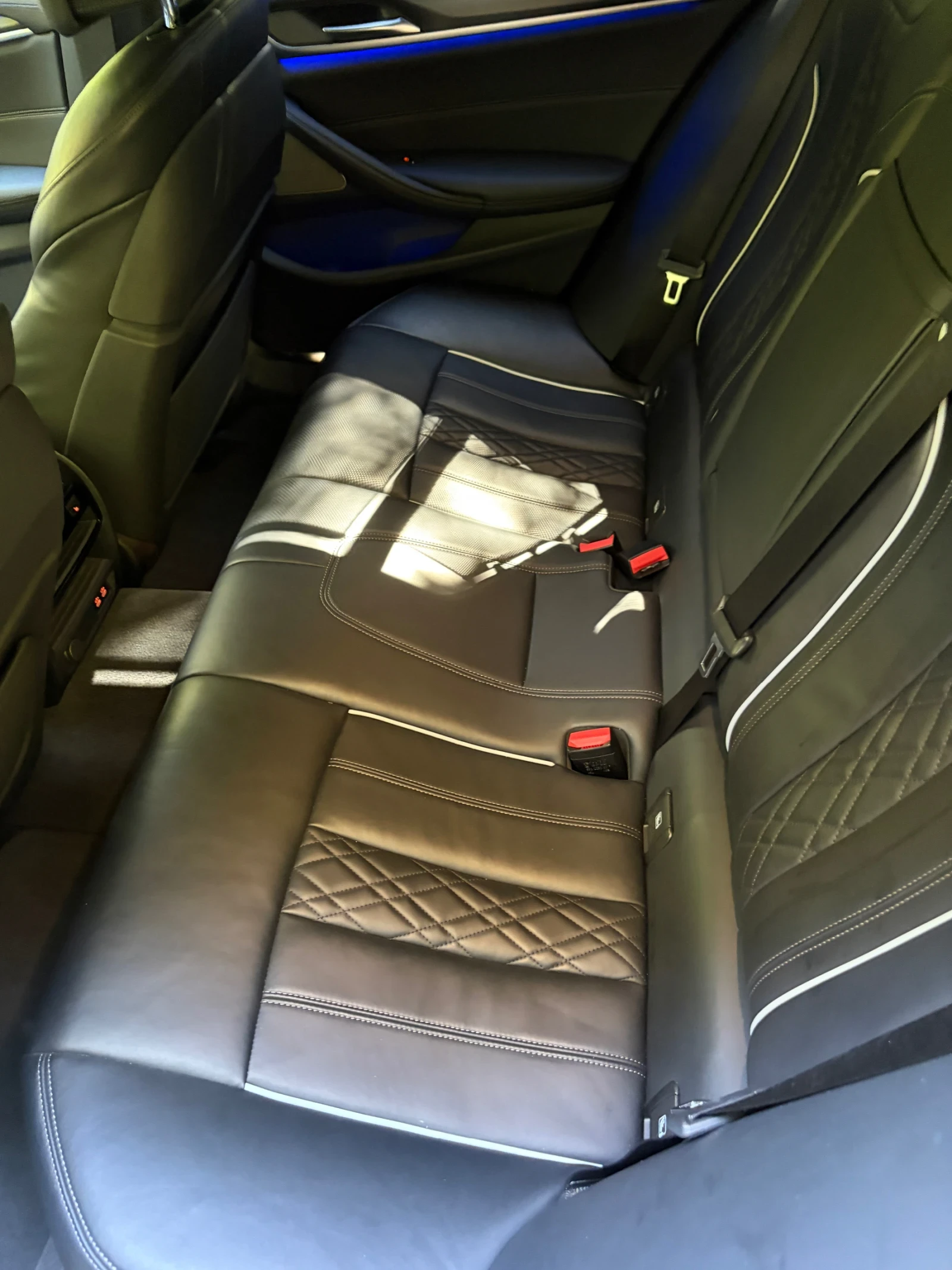 BMW 530 Хибрид , снимка 15 - Автомобили и джипове - 56615533