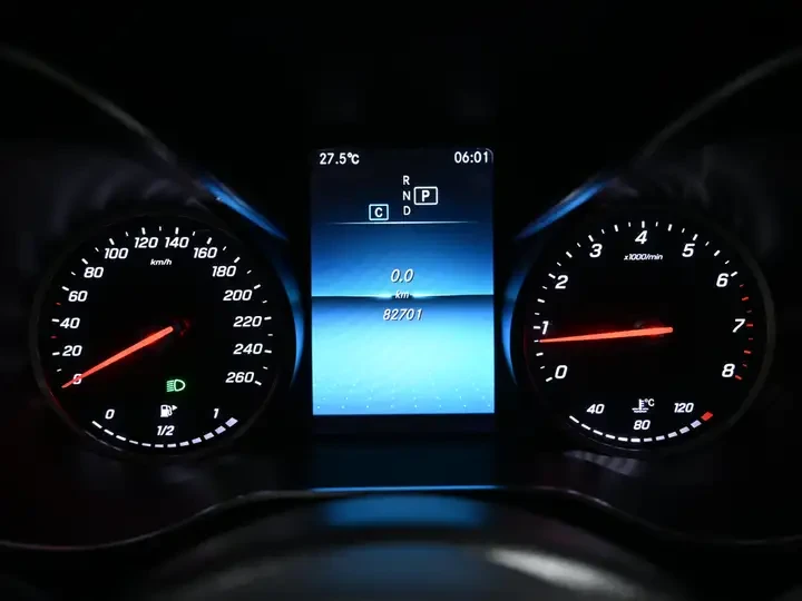Mercedes-Benz GLC 300 4MATIC * No Accident * Ambient Light* 360CAM* CARF, снимка 10 - Автомобили и джипове - 54812055