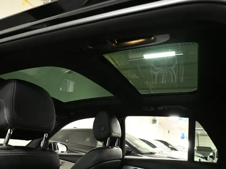 Mercedes-Benz GLC 300 4MATIC * No Accident * Ambient Light* 360CAM* CARF, снимка 14 - Автомобили и джипове - 54812055