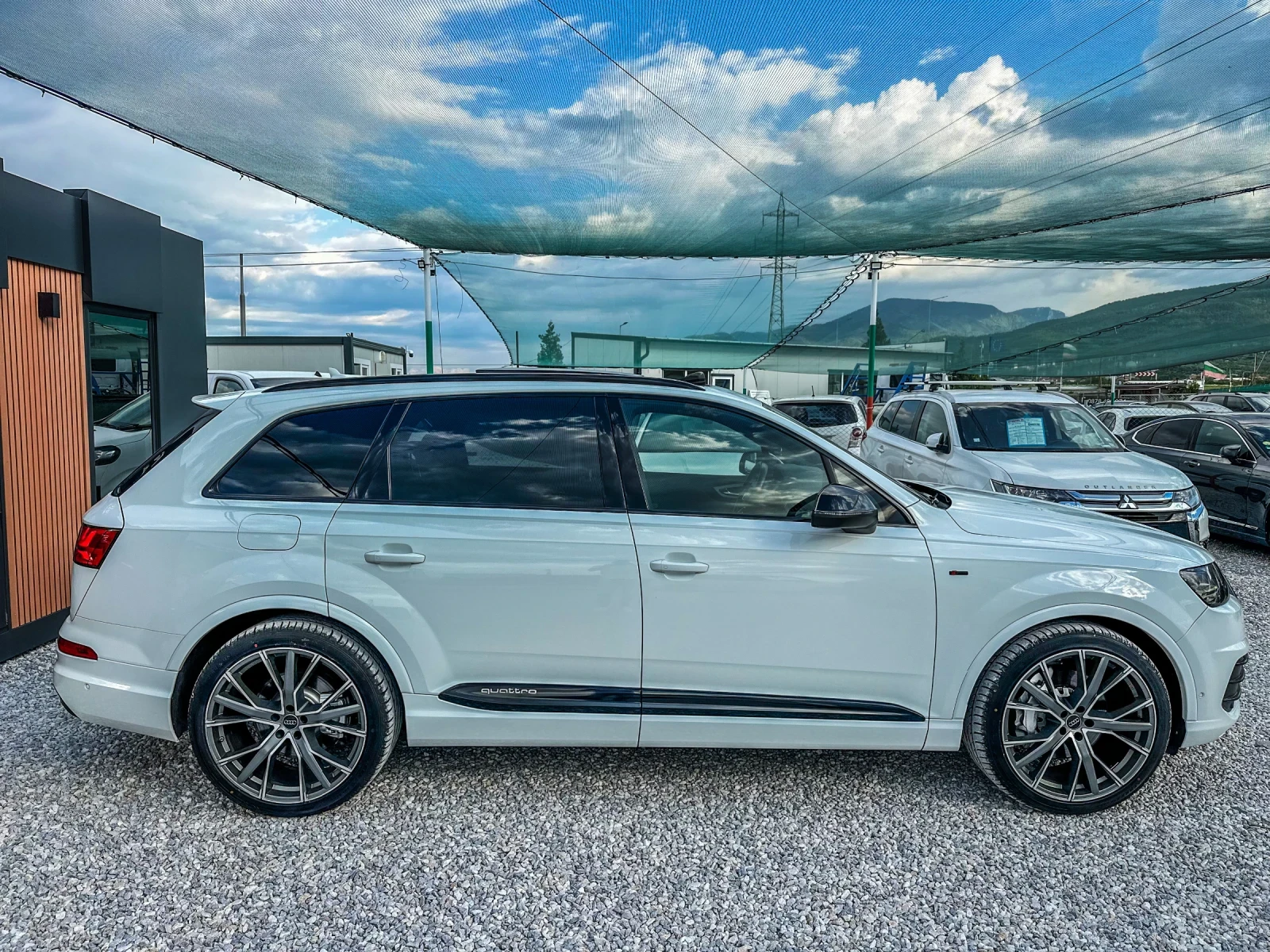 Audi Q7 3ХSLINE :: PANORAMA::7 МЕСТНА:: DIGITAL - изображение 4