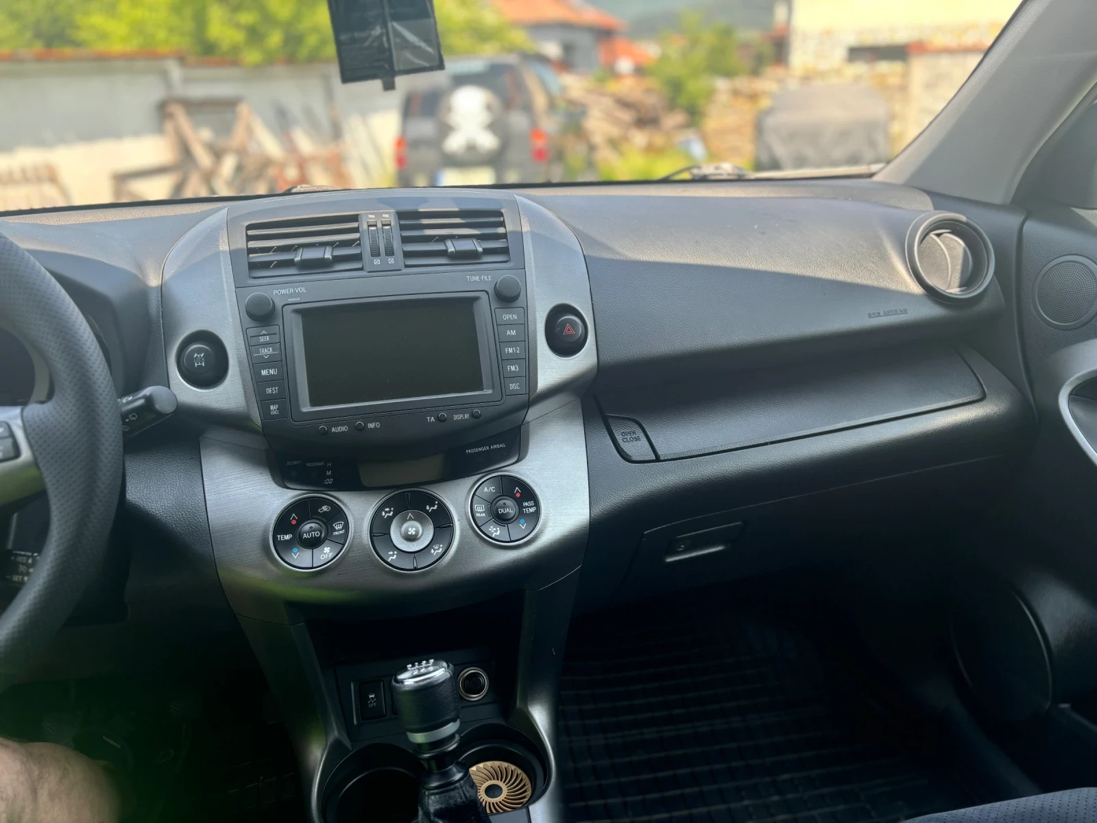 Toyota Rav4 2.2 D4D 150 к.с - изображение 10