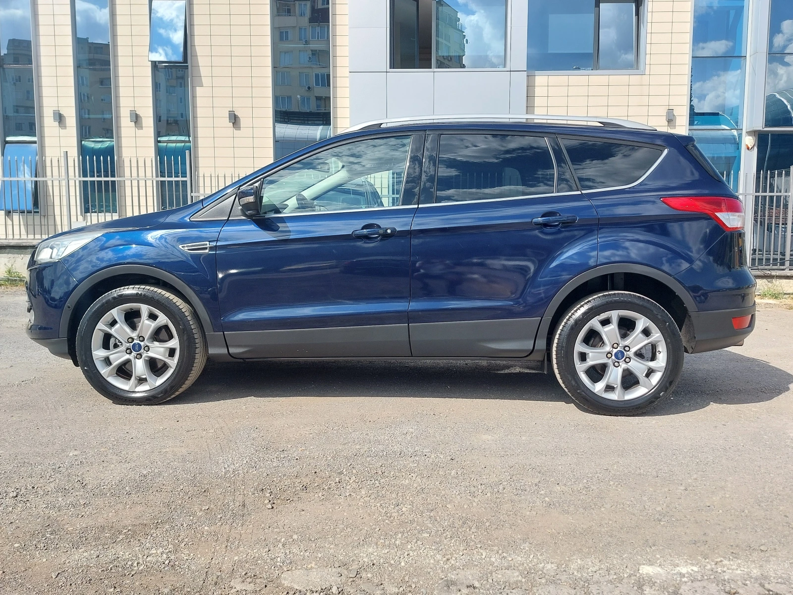 Ford Kuga 2.0TDCi 140кс 4x4 TITANIUM КОЖА, НАВИГАЦИЯ, КАМЕРА - изображение 5