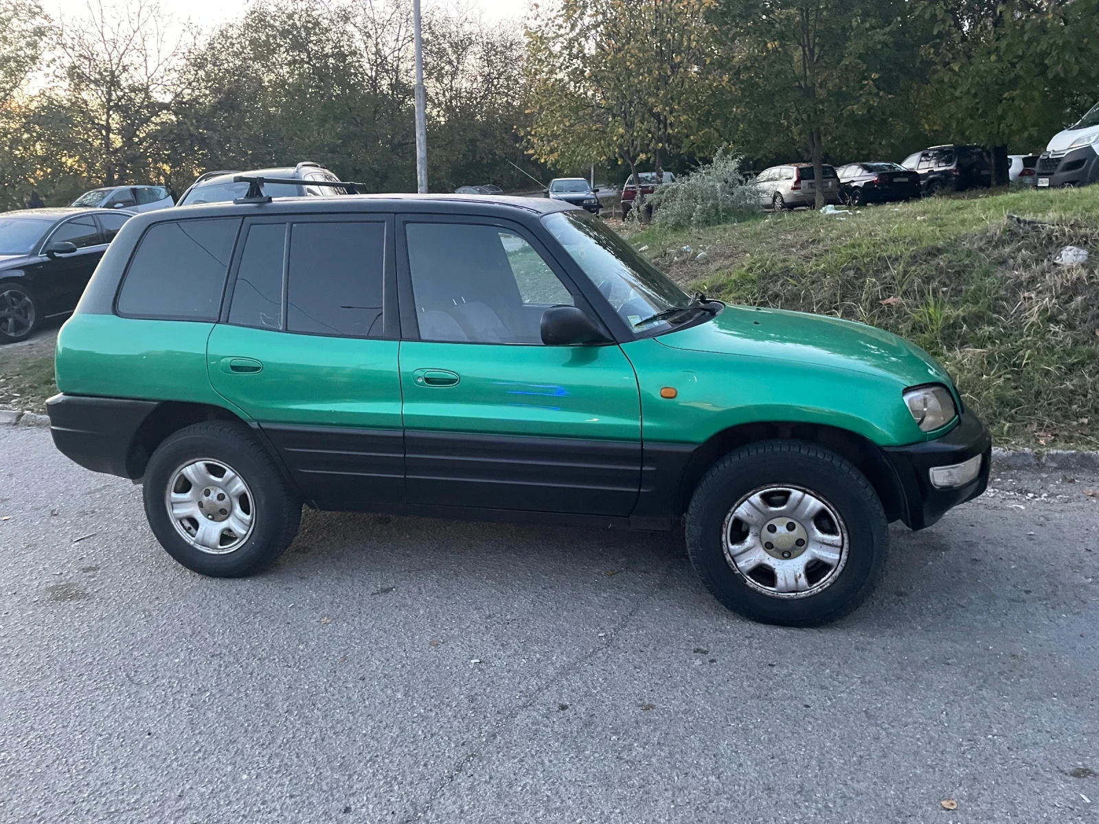 Toyota Rav4 * КЛИМАТИК * 4X4 ЕЛ.пакет * ФЕЙСЛИФТ - изображение 2