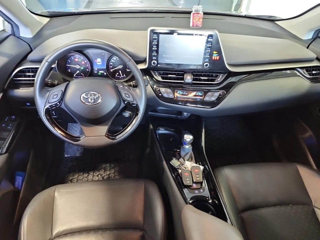 Toyota C-HR * LIMITED * 2 КЛЮЧА* ПОДГРЕВ* СЛЯПА ТОЧКА - изображение 10