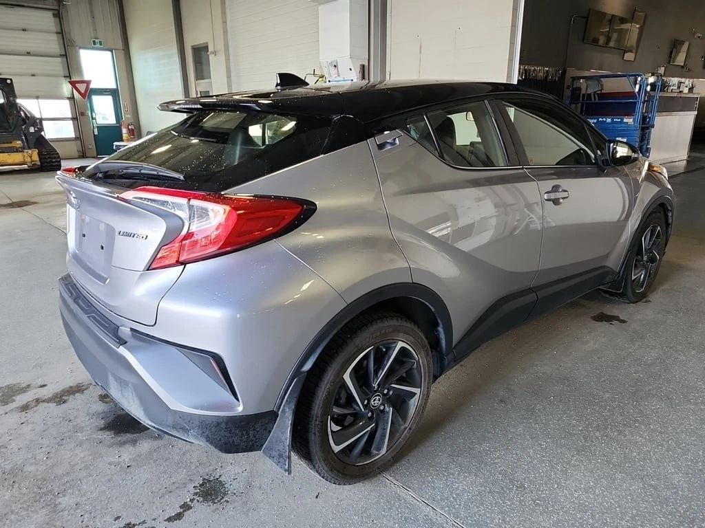 Toyota C-HR * LIMITED * 2 КЛЮЧА* ПОДГРЕВ* СЛЯПА ТОЧКА - изображение 3