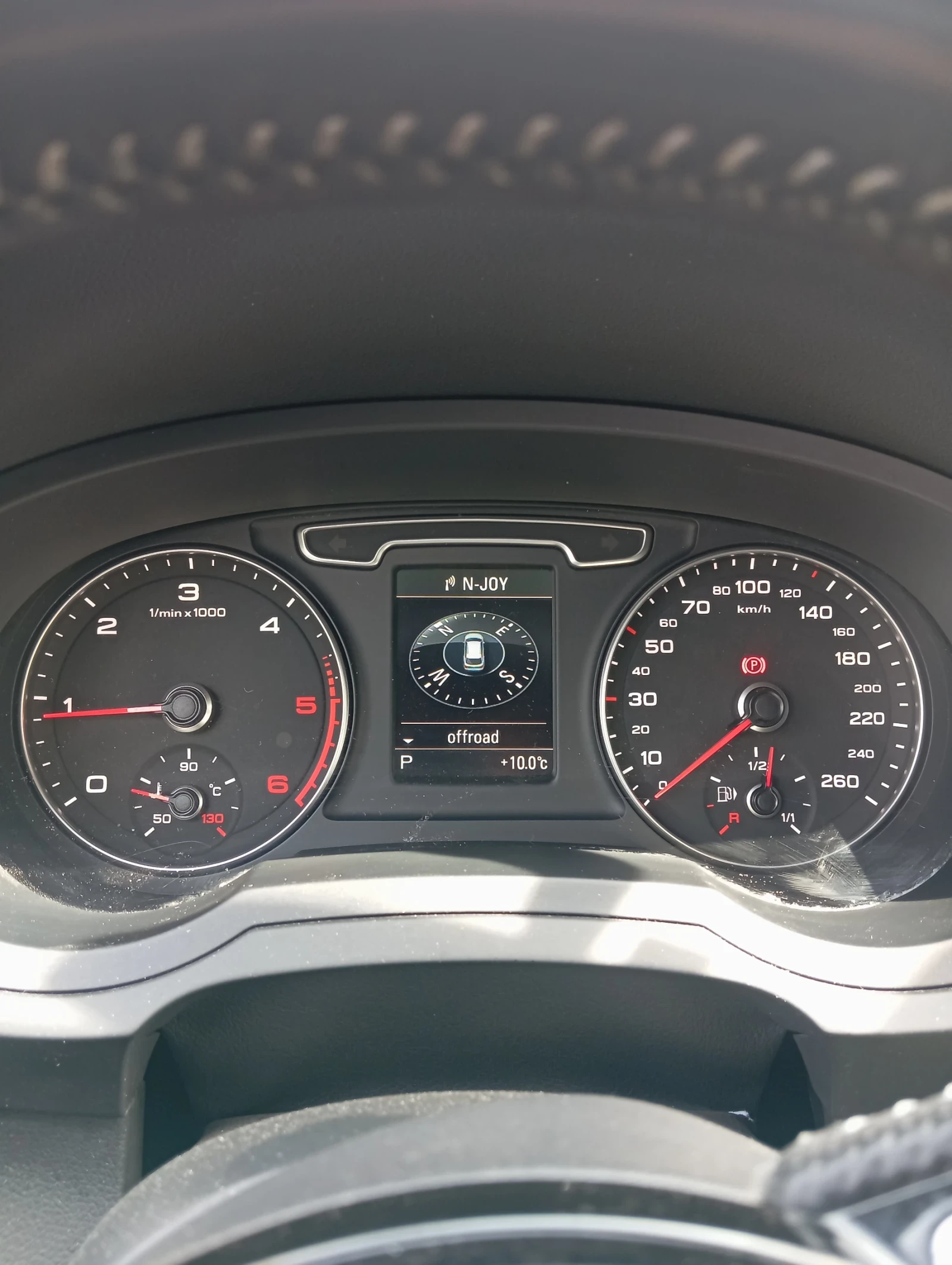 Audi Q3, снимка 11 - Автомобили и джипове - 53984071