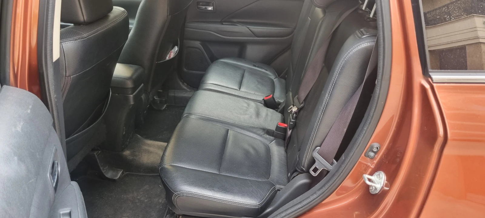 Mitsubishi Outlander, снимка 8 - Автомобили и джипове - 54005226