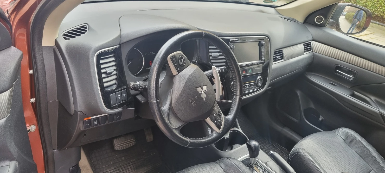 Mitsubishi Outlander, снимка 6 - Автомобили и джипове - 54005226