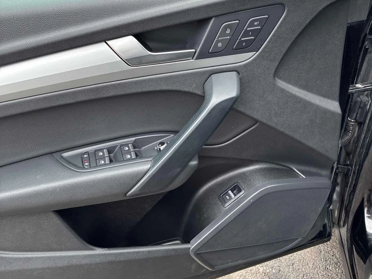 Audi Q5 * Komfort * ПОДГРЕВИ* ПАНОРАМА* KEYLESS* , снимка 11 - Автомобили и джипове - 54222261