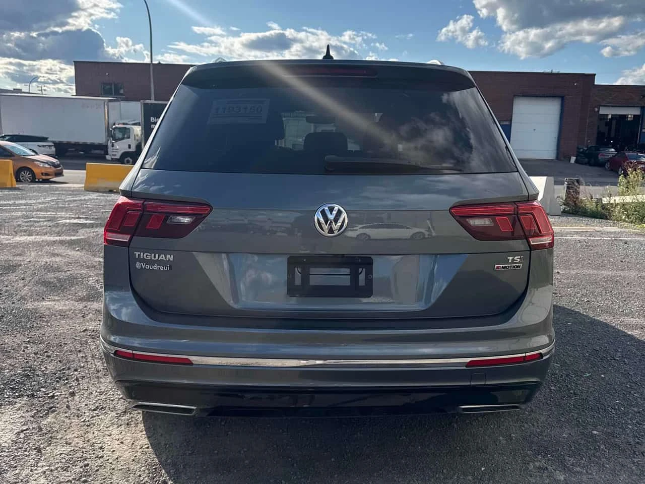 VW Tiguan * Highline * CARFAX * АВТОКРЕДИТ* , снимка 4 - Автомобили и джипове - 55695030