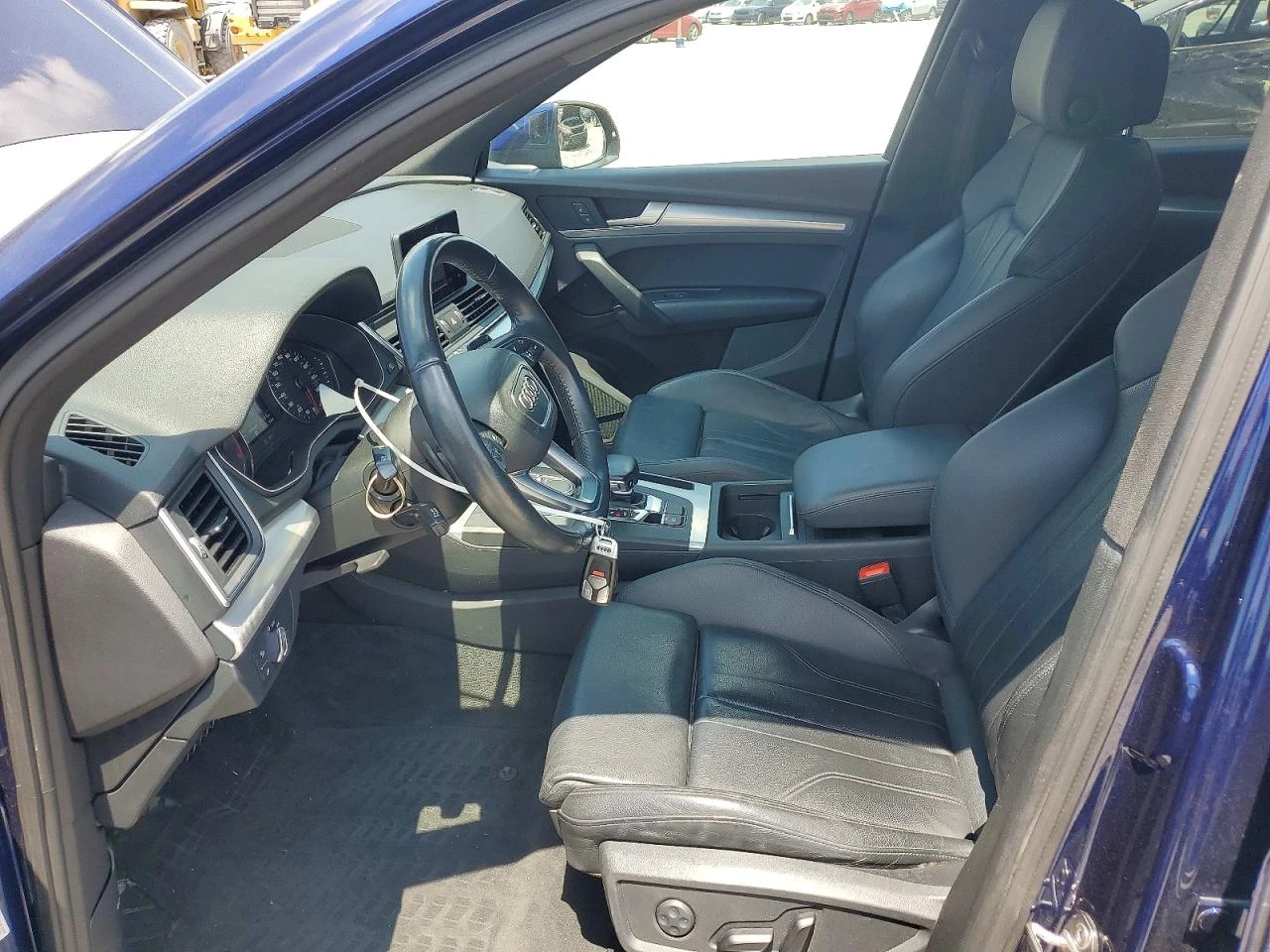 Audi Q5 Premium, снимка 7 - Автомобили и джипове - 55812751