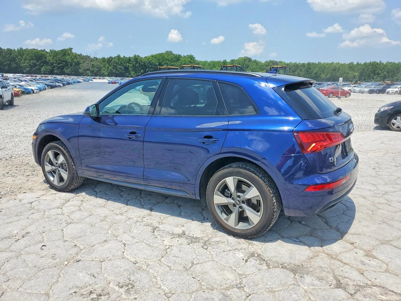 Audi Q5 Premium, снимка 2 - Автомобили и джипове - 55812751