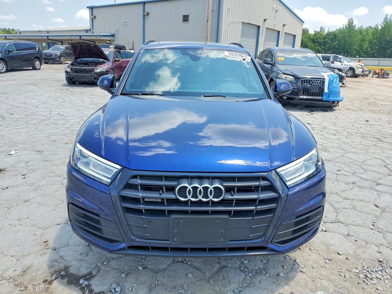 Audi Q5 Premium, снимка 5 - Автомобили и джипове - 55812751