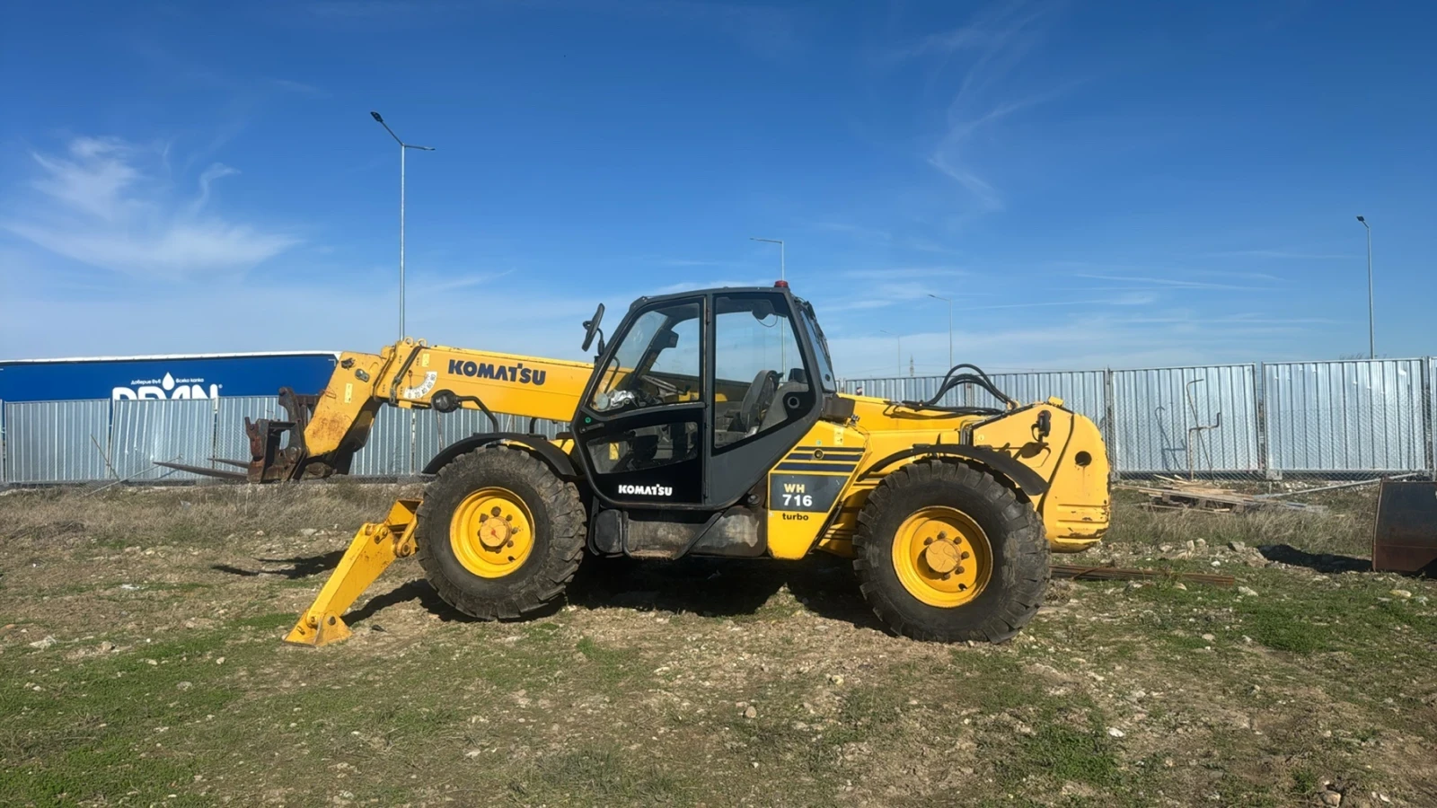 Телескопични товарачи Komatsu, снимка 1