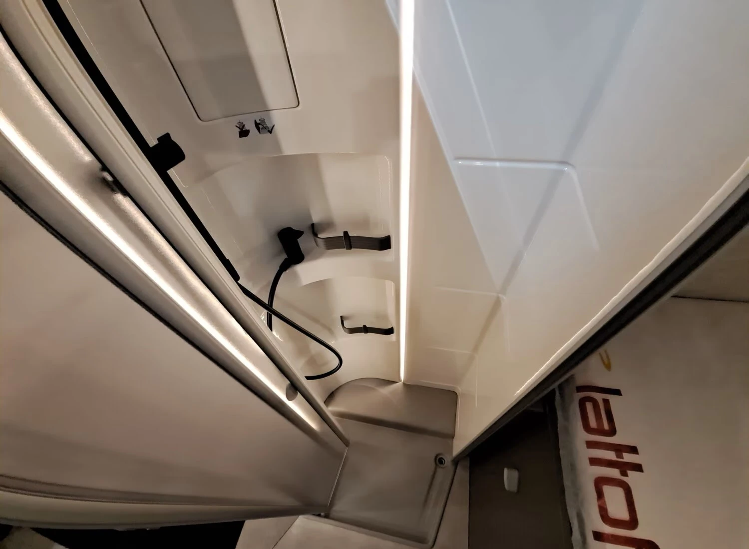 Кемпер HYMER / ERIBA GT-S 685 НОВ МОДЕЛ 3500 kg. , снимка 15 - Каравани и кемпери - 55977875