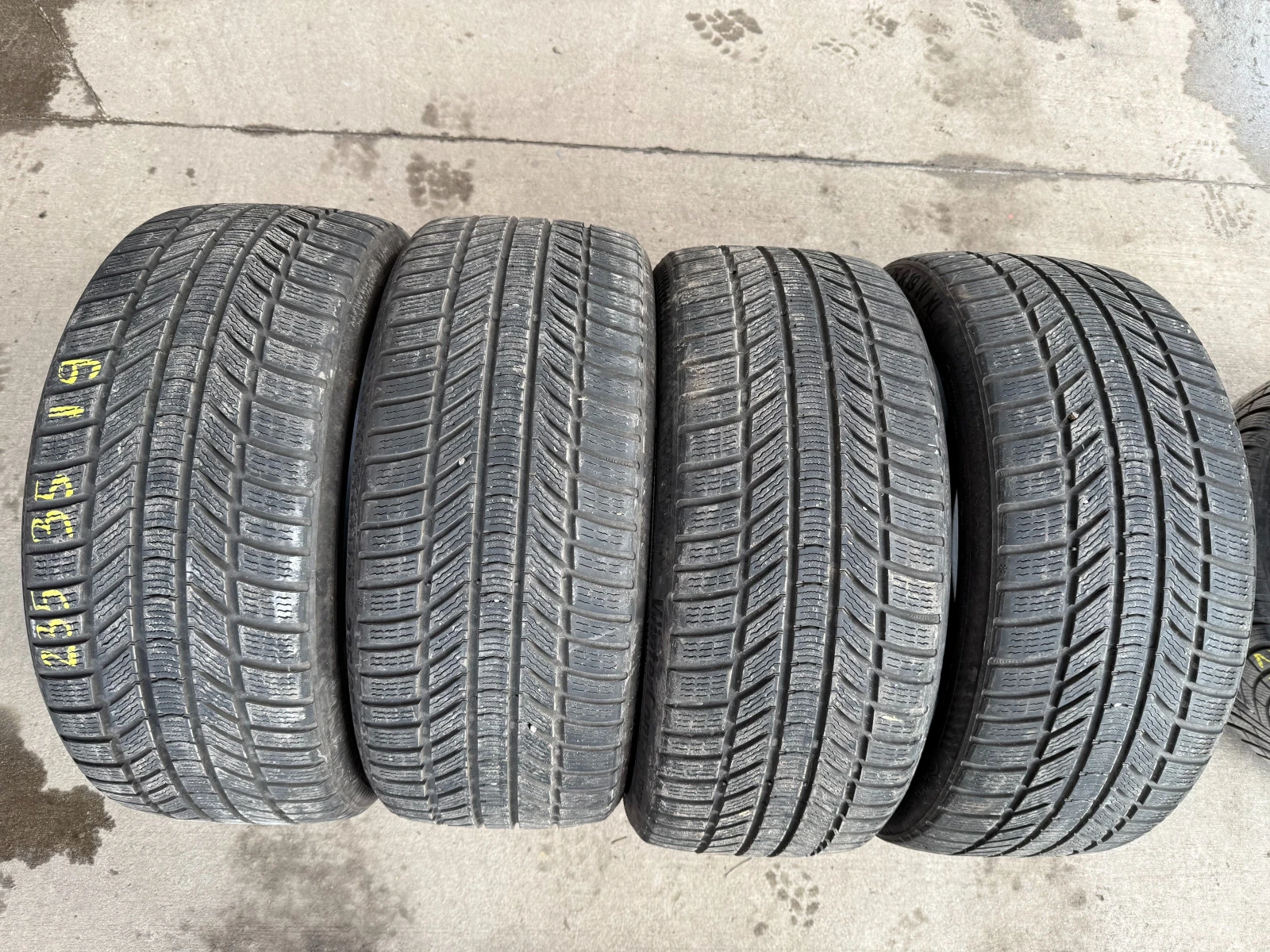  235/35R19 | Mobile.bg   1