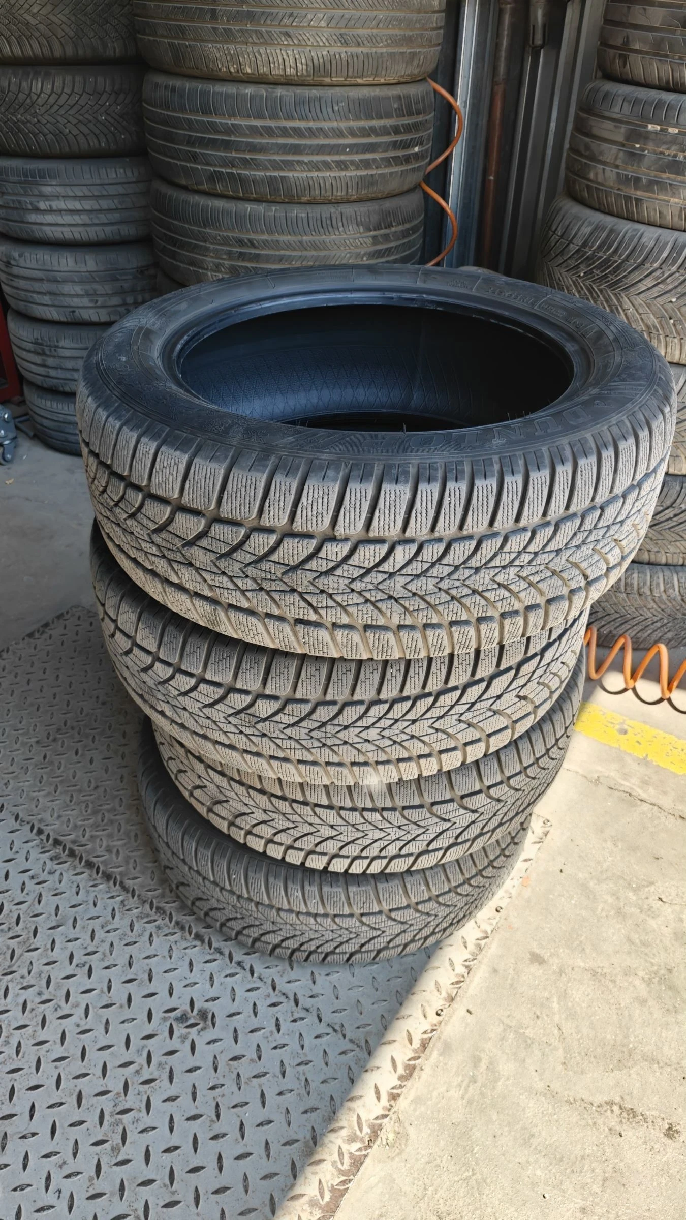 Гуми Зимни 225/55R18