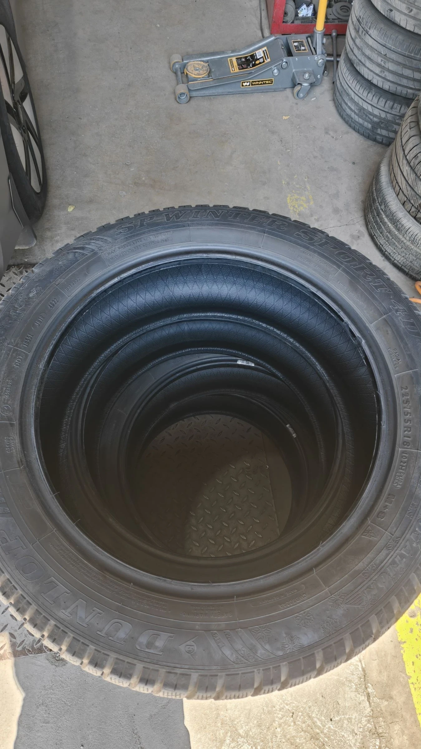 Гуми Зимни 225/55R18, снимка 3 - Гуми и джанти - 55058884