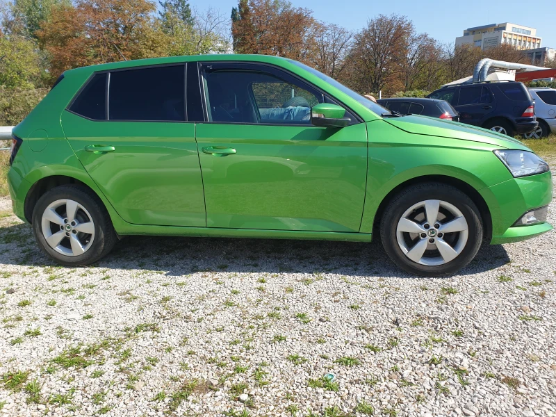 Skoda Fabia 1.0, снимка 4 - Автомобили и джипове - 47337046