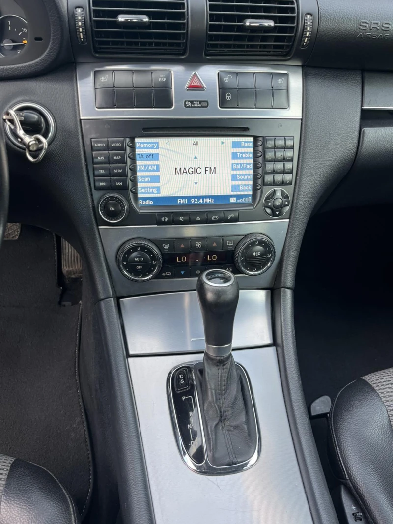 Mercedes-Benz C 350, снимка 9 - Автомобили и джипове - 51727597