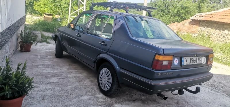 VW Jetta 1.3, снимка 2 - Автомобили и джипове - 47978131