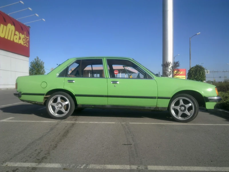 Opel Rekord, снимка 12 - Автомобили и джипове - 48912460