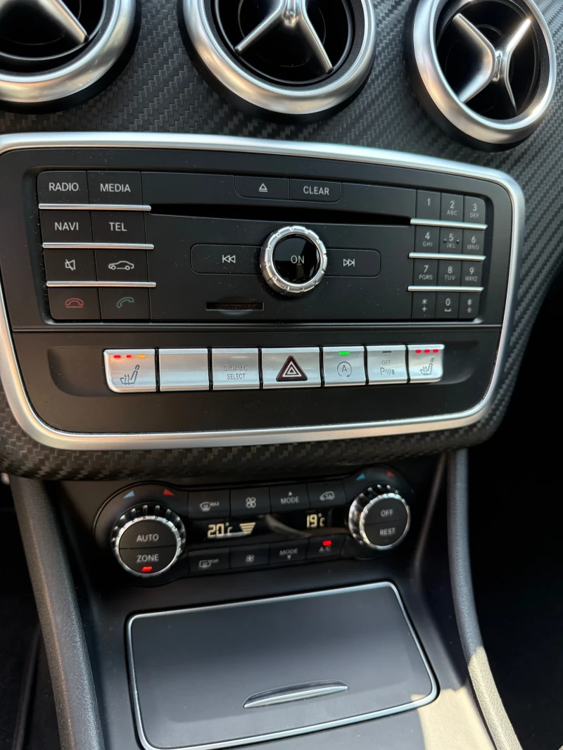 Mercedes-Benz A 200 AMG, снимка 15 - Автомобили и джипове - 52566245