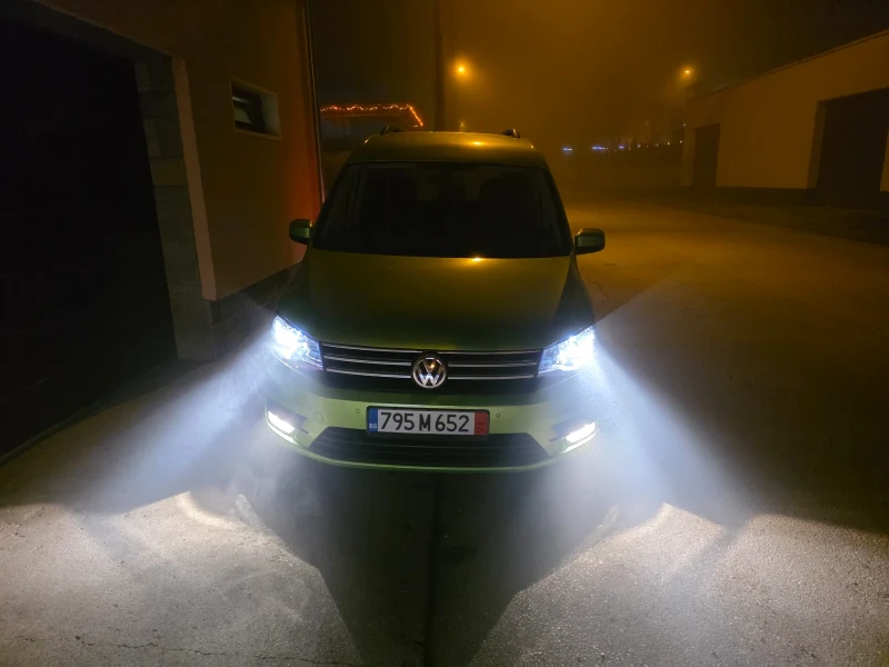 VW Caddy 2.0 TDI, снимка 15 - Автомобили и джипове - 52810807