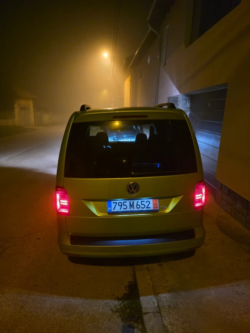 VW Caddy 2.0 TDI, снимка 14 - Автомобили и джипове - 52810807
