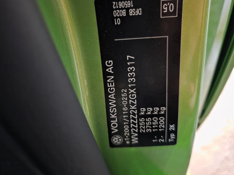 VW Caddy 2.0 TDI, снимка 17 - Автомобили и джипове - 52810807